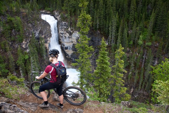 Valley of a Thousand Falls (climbing to Berg Lake)