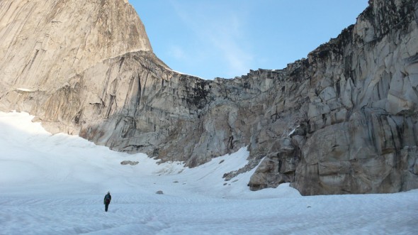 Approaching the 4th class ramp that takes you to the bottom of the ridge (the technical climbing starts at the diagonal white dike).