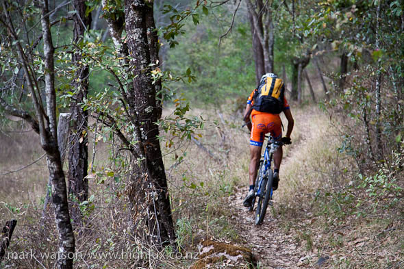 2 days and 2 wheels in the Sierra Norte, Highlux Photography