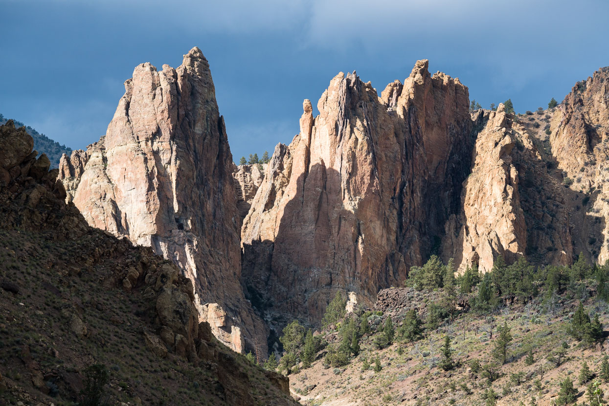 The Smith Rock 'tuff' is formed from ancient ash deposits that were five miles thick in places, but the geological span that the fomations here cover is mind boggling: the ash came from eruptions xxx millions years ago, whle the basalt for which the area is also renowned for is only xxx million years old.