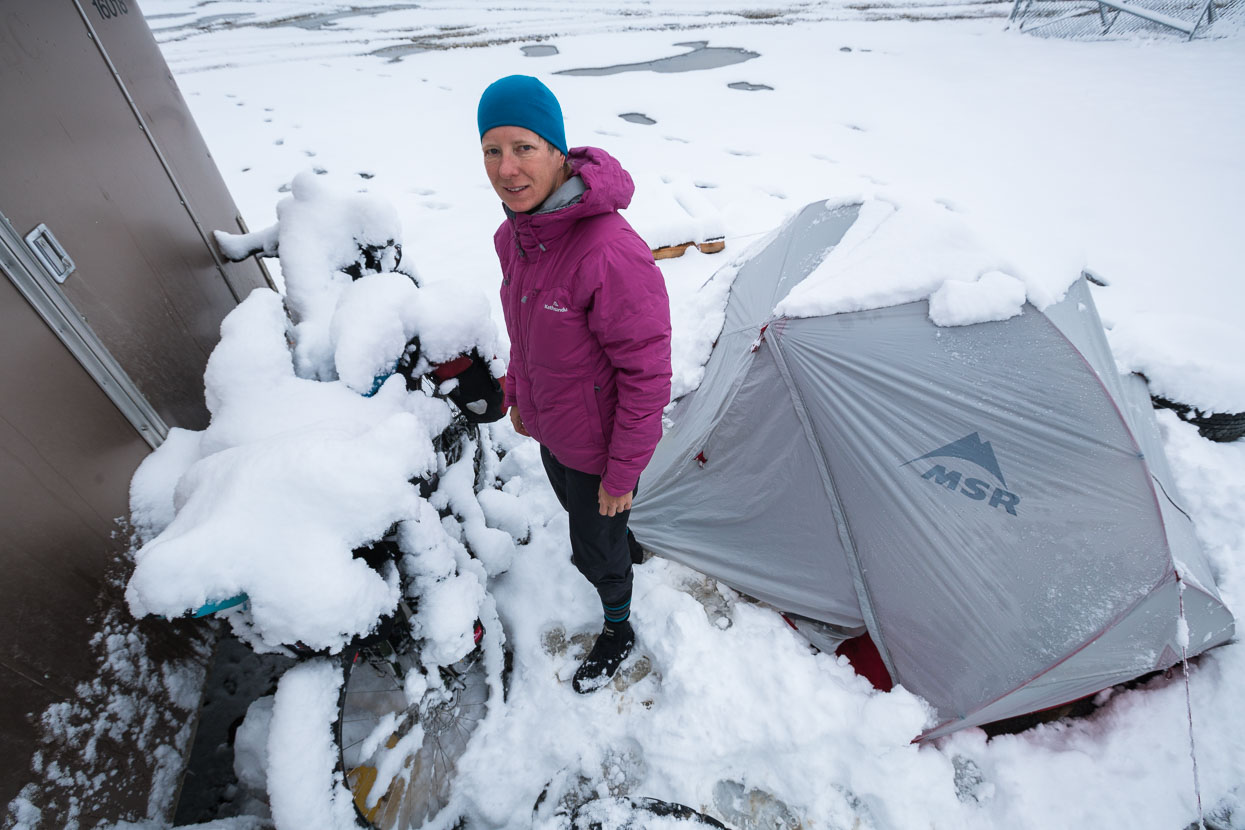 We're showered, fed, watered and entertained by the incredibly generous Thom and Marcie who are running the camp. Thom's camp manager and Marcie is an ace cook who insists we eat all the food that the 'meat and corn' contractors won't eat. We can't believe our luck, until the first flakes of snow begin to fall overnight and we wake to 10 centimetres over everything. My achilles tendon has become a problem over the past day, so with snow still falling we decide to take a day off - enjoying yet more amazing generosity from our hosts.