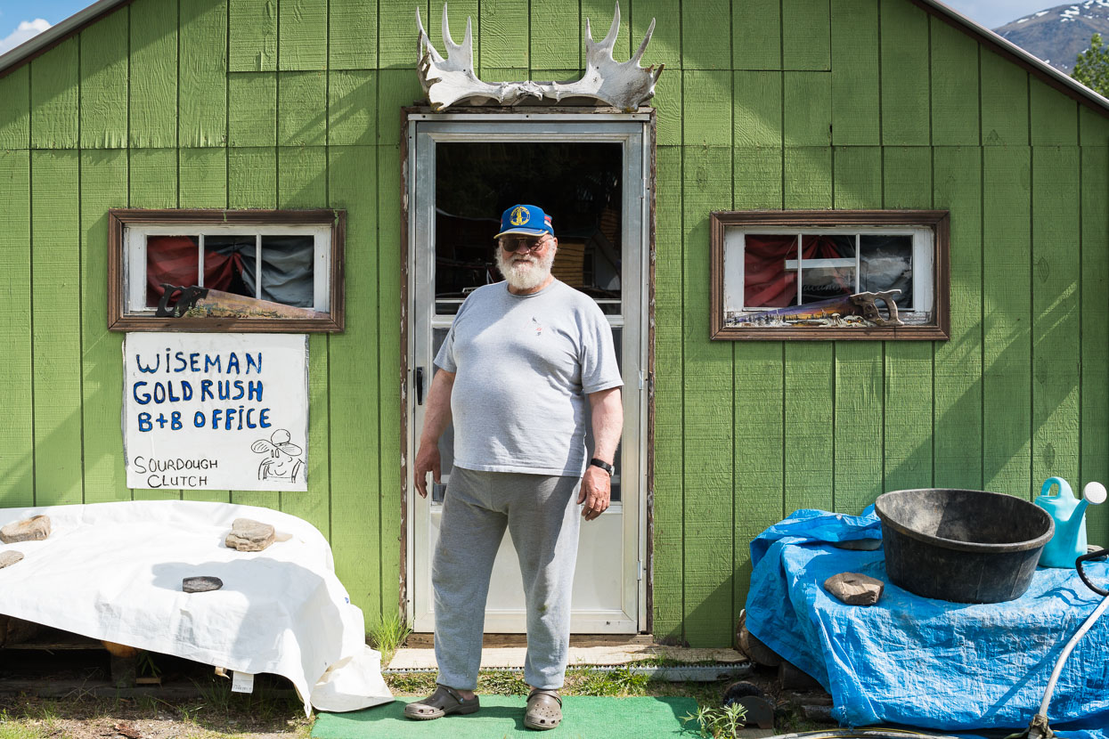 Jim 'Sourdough Clutch' keenly told us a few local tales until we politely escaped in search of shade and some legendary cinnamon rolls which we caught fresh from the oven and dripping with icing.