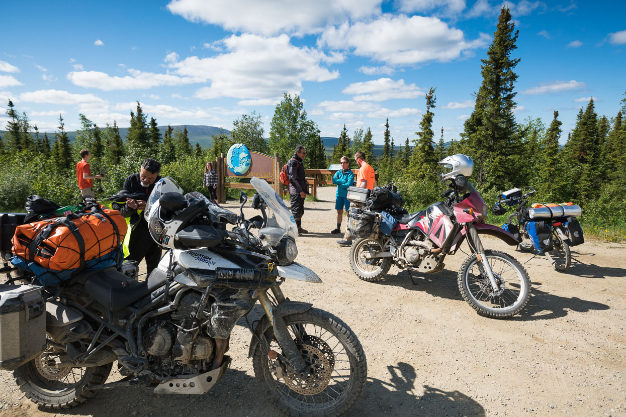 Our crossing of the Arctic Circle turned into quite a social occasion; Hana met a man who grew up in Lyttelton, a couple of motorcyclists arrived - including Luis whom had ridden from his home in Ushuaia...