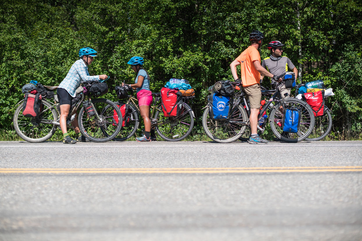 And we met some more cyclists - Ratna and Patrick heading north.