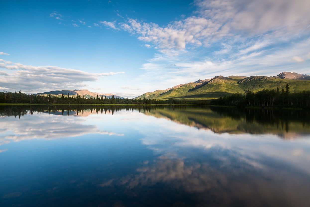 Otto Lake, near Healey, made a fine stop for the night. Only 18km from the Denali National Park entrance it's a handy stop and there is an outdoor centre that allows camping on the lake edge.