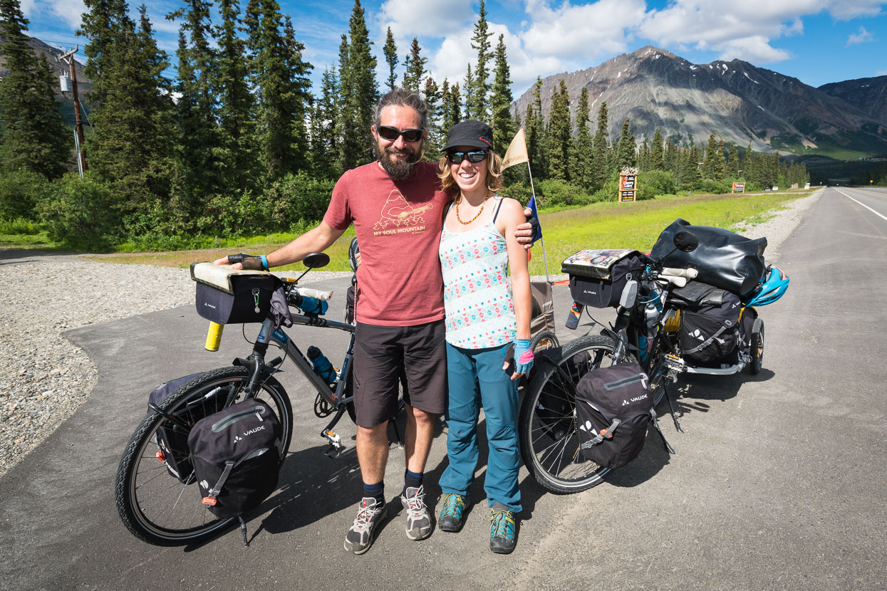 Near Cantwell we met this great French couple Mathieu and Julie https://www.facebook.com/lesrouesdelasolidarite. They're on the full Americas tour too, travelling with trailers and a dog, Reblochon.