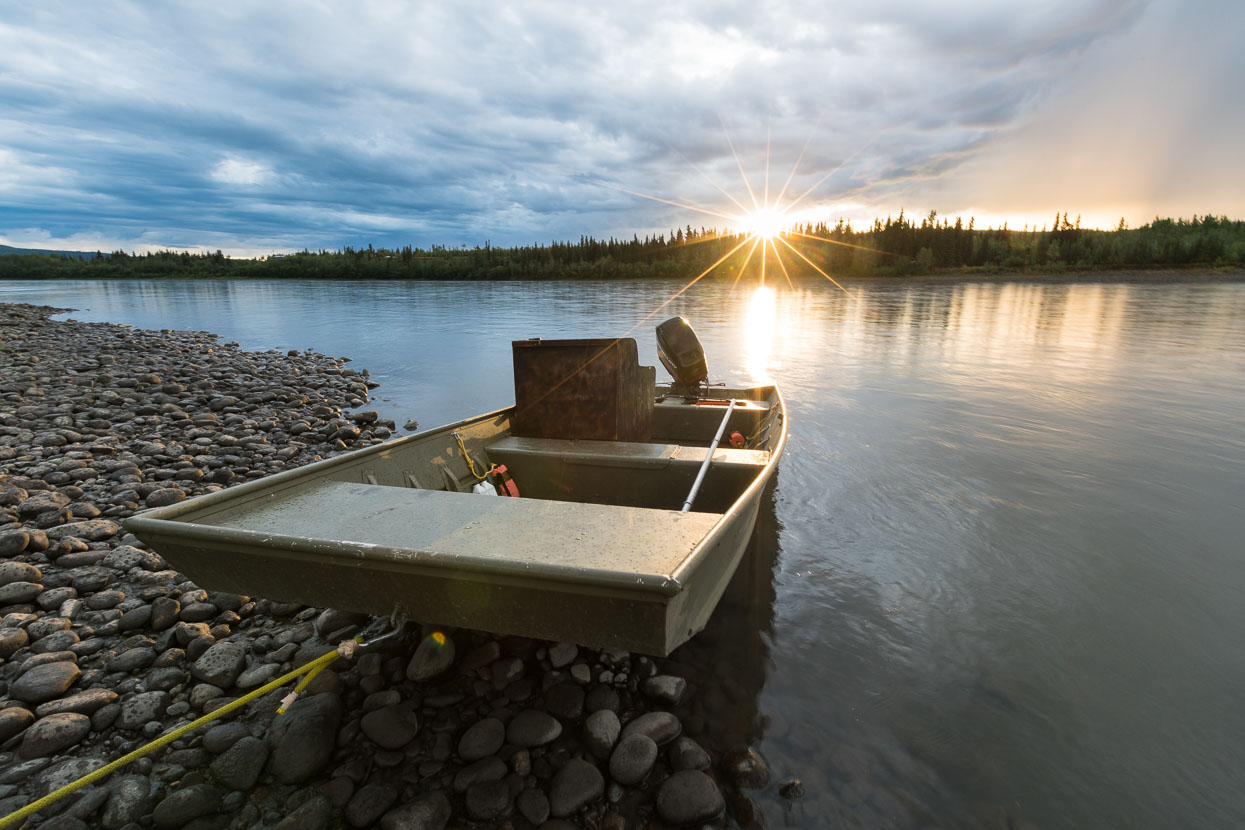 Pelly River and the setting sun at 9.40pm. It's now nearly dark at night, but not quite. We'll miss the novelty of 24 hour daylight.